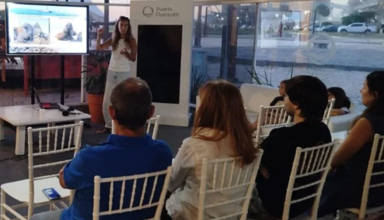 Charla sobre mamíferos marinos en el Centro de Interpretación Portuaria