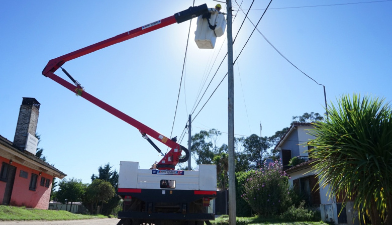 Continúa la modernización del alumbrado público en distintos puntos de la ciudad