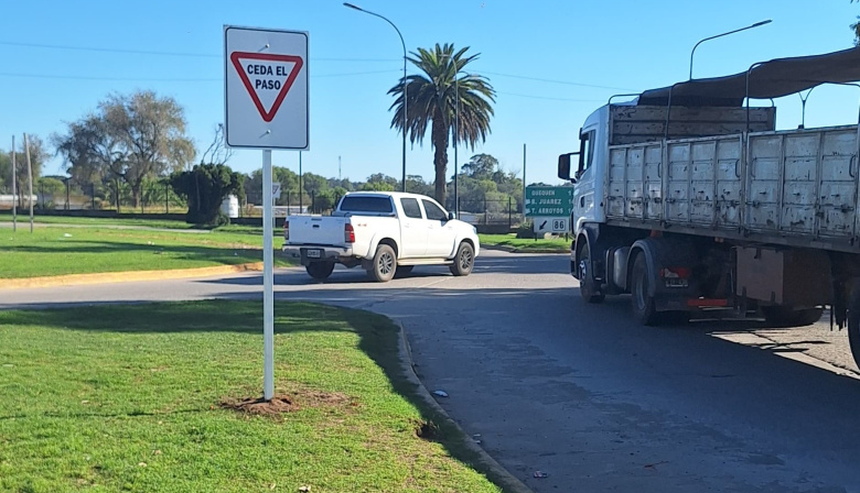 El municipio continúa con colocación de señalética en puntos estratégicos de la ciudad