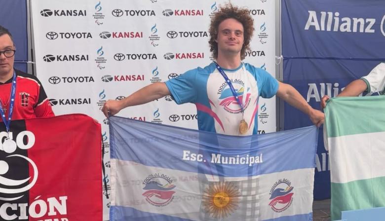 “Todos al Agua” se destacó en el Open Internacional de natación adaptada con una gran actuación de Nico Améndola