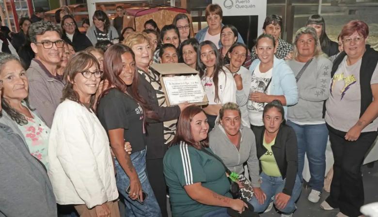 Puerto Quequén homenajeó a las trabajadoras de Engraucoop en el Día Internacional de la Mujer