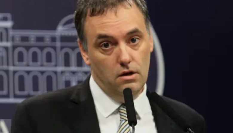 La escribana de Adorni había trabajado para narcos que usaban testaferros