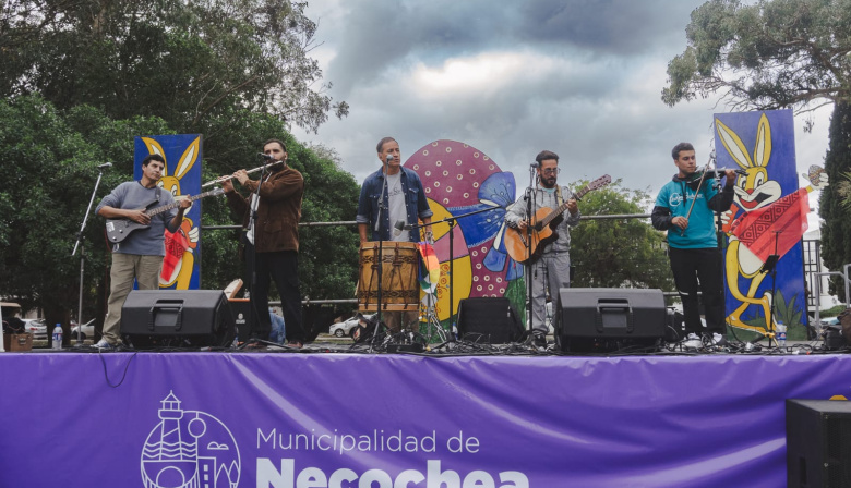Pascuas con identidad y tradición: buena respuesta del público pese al clima otoñal en el Parque