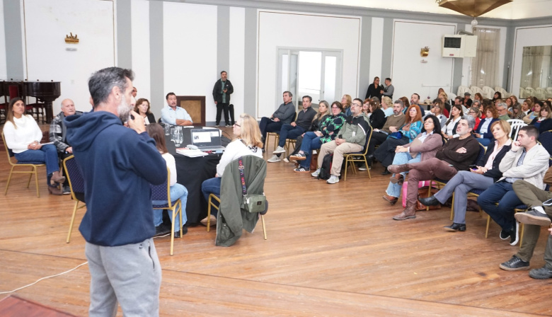 El Municipio presentó ante el sistema educativo programas y propuestas para acercar a las escuelas