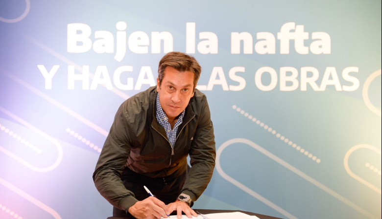 "La situación es angustiante": Arturo Rojas participó de la movilización de intendentes al Ministerio de Economía