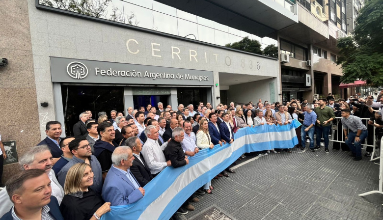 Kicillof respaldó el reclamo de intendentes por fondos y obras paralizadas