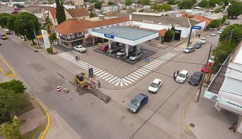 Boqueteros ingresaron por el techo y robaron paquetes de cigarrillos en una YPF