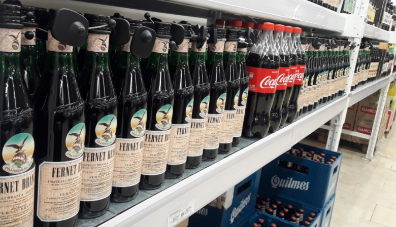 Intentó robar una botella de fernet y fue aprehendido en la zona de la playa