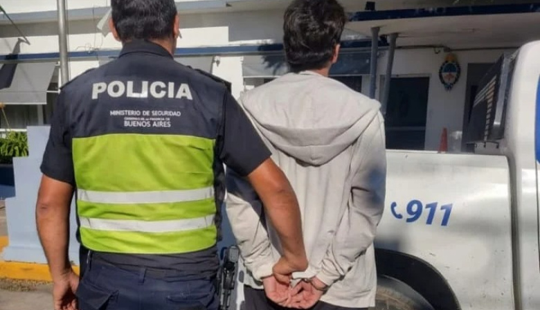 Detenido por violar una restricción de acercamiento y generar un conflicto frente a la casa de su ex pareja