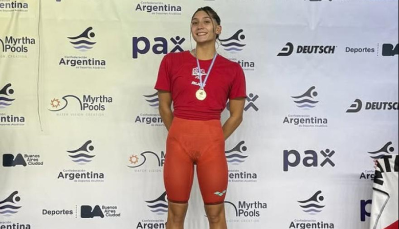 Angiolini ganó tres títulos y batió récords en el Nacional de Natación Juvenil
