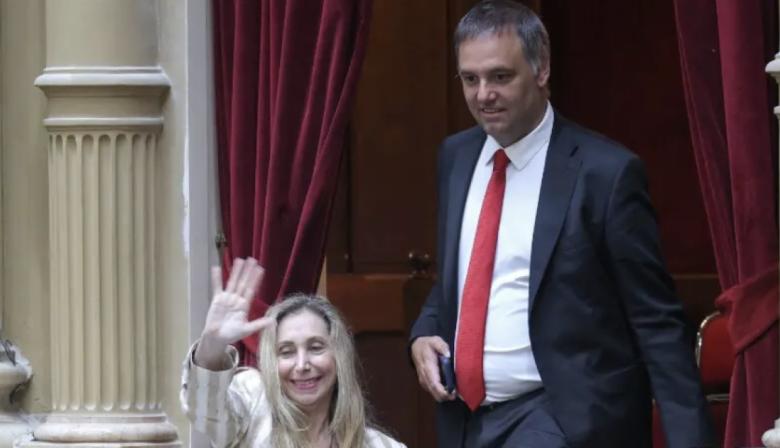 Máxima expectativa por la llegada de Adorni al Congreso en una jornada clave para el Gobierno