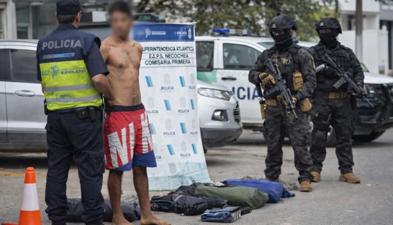 Mega operativo en Necochea: esclarecen una decena de robos, recuperan un vehículo y hay un aprehendido