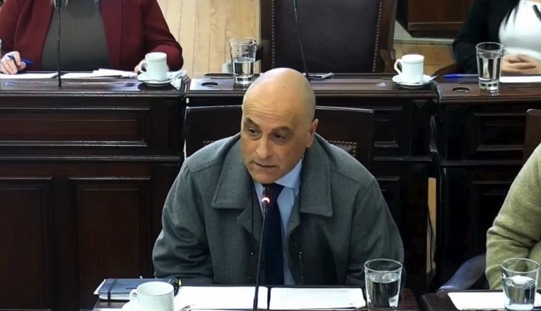 Papelón libertario en el Concejo: Cerezuela confundió la Terminal de Ómnibus con Terminal Quequén durante el debate de la licitación