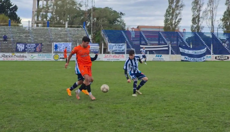Villa Díaz Vélez ganó y quedó como único líder en la Zona A tras completarse la quinta fecha