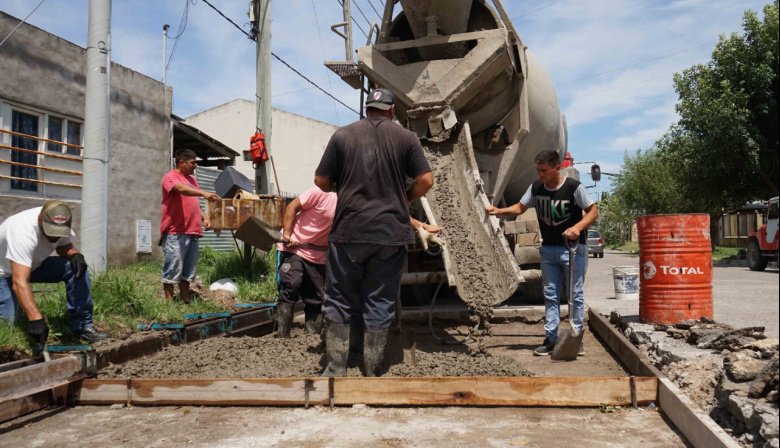 Tras gestiones ante Provincia, Necochea recibirá $625 millones para obras de bacheo e iluminación LED