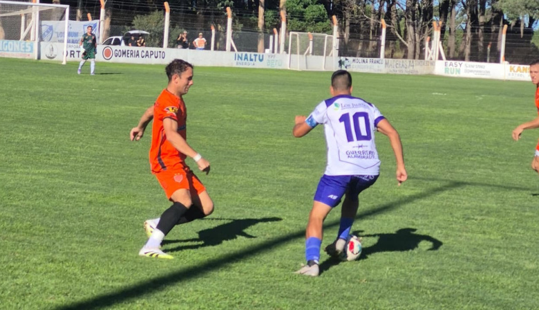 Fútbol local: se juegan los pendientes de la sexta fecha y las semifinales femeninas
