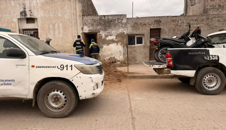 Allanamientos por picadas: secuestraron motos, autopartes robadas, cocaína y aprehendieron a dos jóvenes