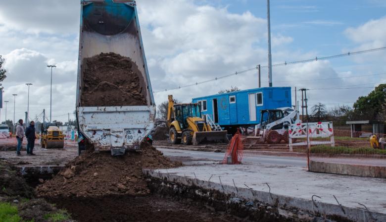 Avanza la reparación integral de las lozas de la avenida Almirante Brown