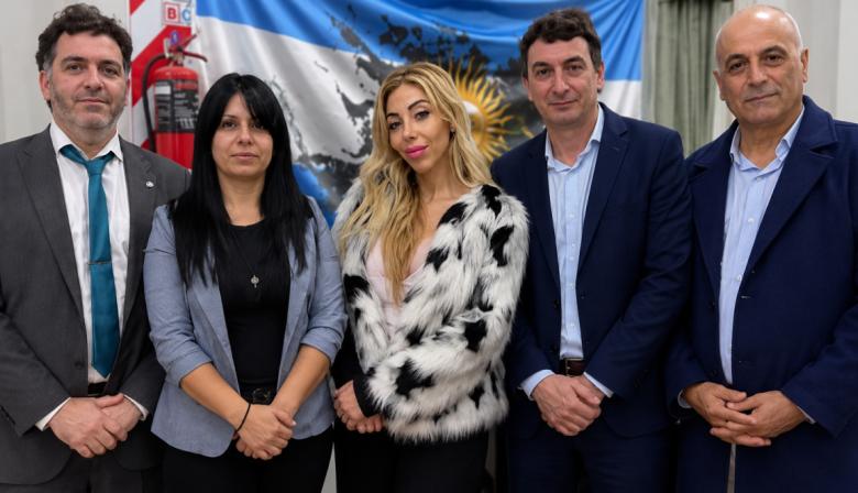 Polémica por supuestos audios íntimos atribuidos a Javier Milei: silencio de concejales libertarios de Necochea