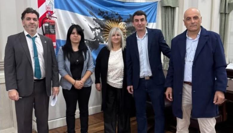 Mientras la Ruta 228 colapsa, los libertarios locales eligen las redes sociales antes que la gestión