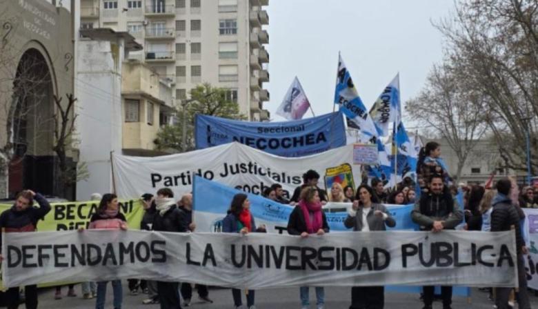 Convocan en Quequén a una marcha en defensa de la educación pública y denuncian desfinanciamiento universitario