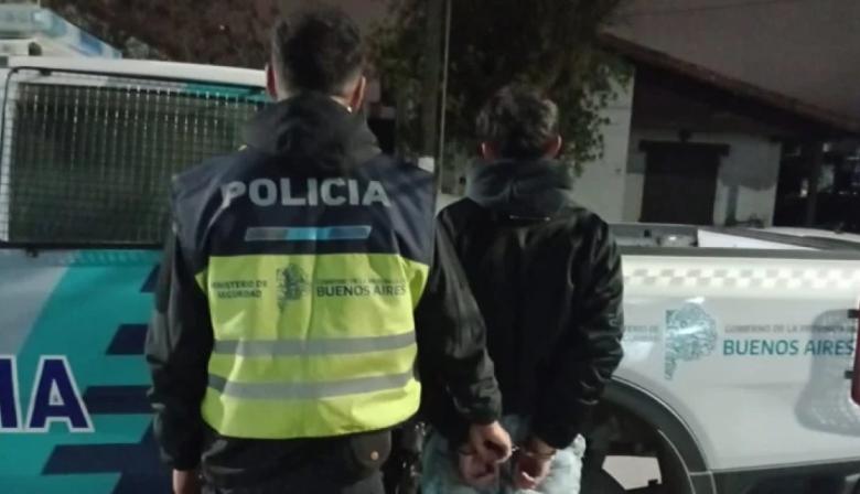 Violencia sin fin: Mientras Necochea marchaba por Ni Una Menos, un joven fue detenido por violar una perimetral