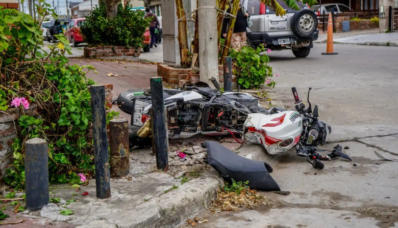 Choque en 63 y 26: un motociclista sufrió heridas de consideración y fue hospitalizado