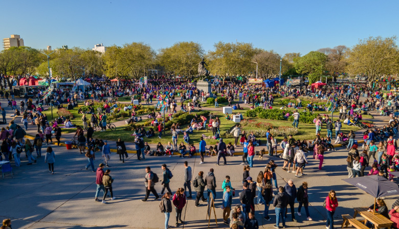 El intercambio de figuritas llegará acompañado de variadas actividades en la Plaza Dardo Rocha