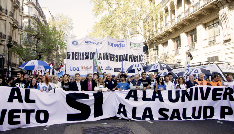 La Corte Suprema dejó firme la cautelar que obliga al Estado a aplicar la ley de financiamiento universitario