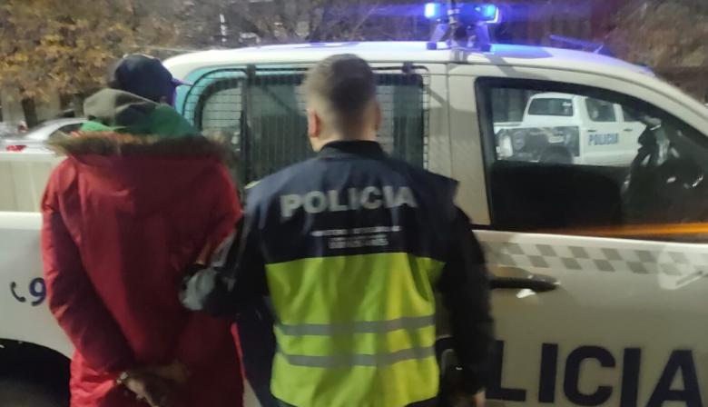 Entró a una vivienda en venta y fue aprehendido: además tenía un pedido de captura vigente