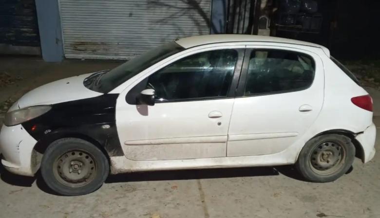 Recuperaron un auto robado que había sido abandonado en Quequén