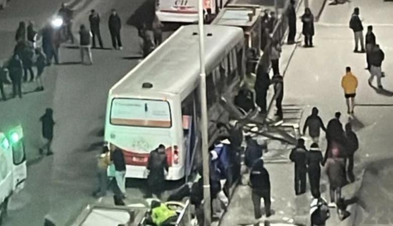 Tragedia en Mar del Plata: un muerto y varios heridos tras el descontrol de un colectivo en el skate park