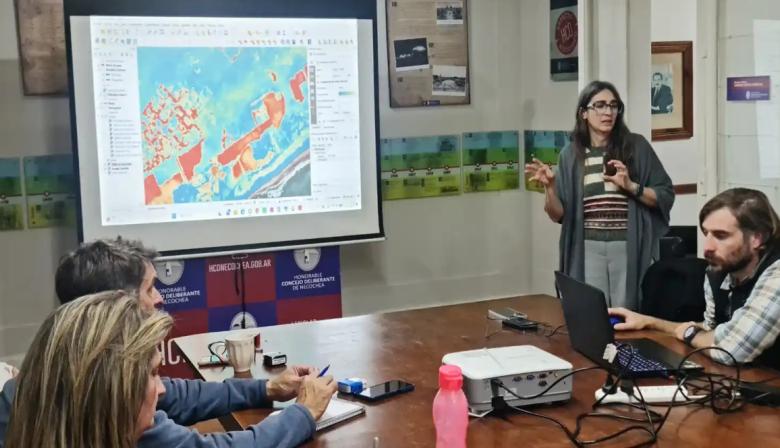 Hidráulica expuso ante concejales sobre las zonas críticas del distrito y las obras pendientes para evitar anegamientos