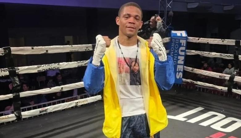 El "Travieso" Arias Olivo logró una gran victoria por nocaut técnico en Córdoba
