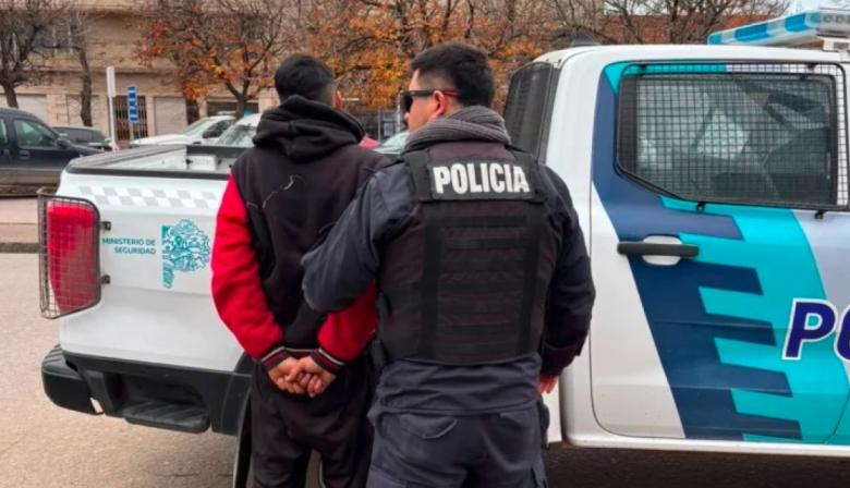 Las cámaras del COM permitieron aprehender a un hombre acusado de intentar robar en un inmueble