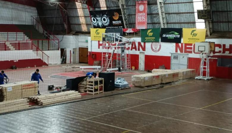 Huracán avanza con la instalación del piso flotante y proyecta un salto para su básquet
