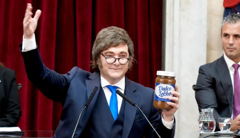 Milei afirmó que Argentina "solo produce dulce de leche, biromes y colectivos" y desató una fuerte polémica