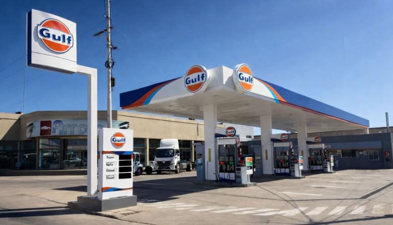 Motochorros armados simularon cargar combustible y asaltaron una estación de servicio