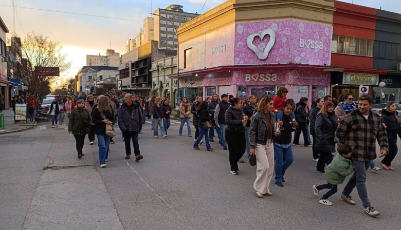 Necochea marchó por Anita y reclamó la construcción de la Autovía de la Ruta Provincial 88