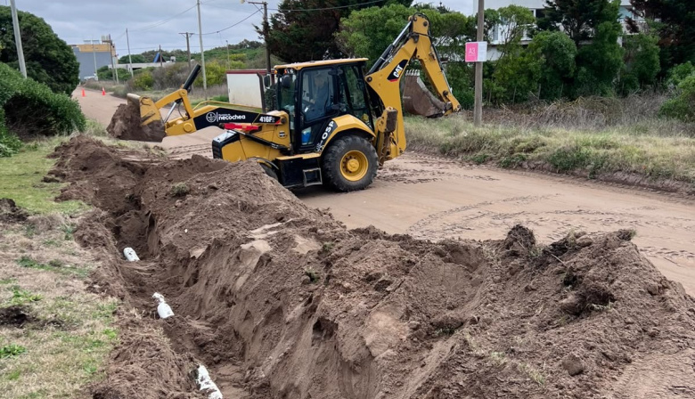 Se realizan nuevas obras de cloacas para fortalecer los servicios básicos en Necochea y Quequén