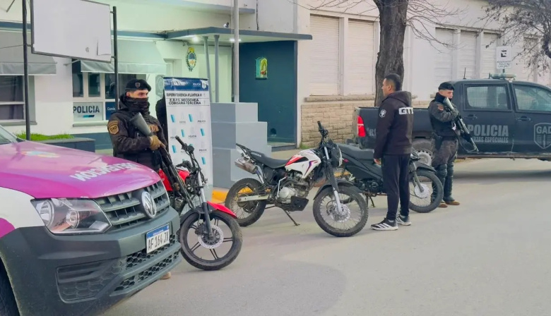 Allanamiento en Quequén por picadas: secuestraron tres motos y aprehendieron a un hombre