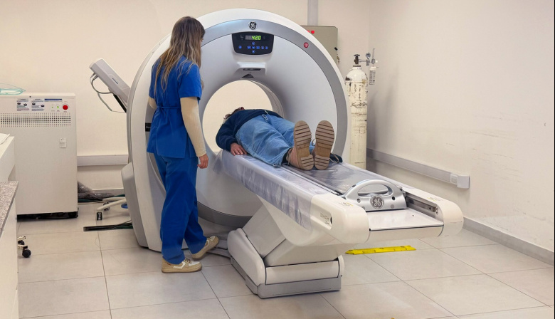 A un año de la inauguración del tomógrafo, el Hospital Ferreyra cuenta con una herramienta clave para la salud pública