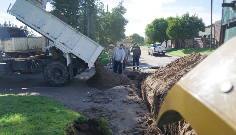 El Municipio ejecuta una obra clave para solucionar rebalses cloacales en Barrio Norte