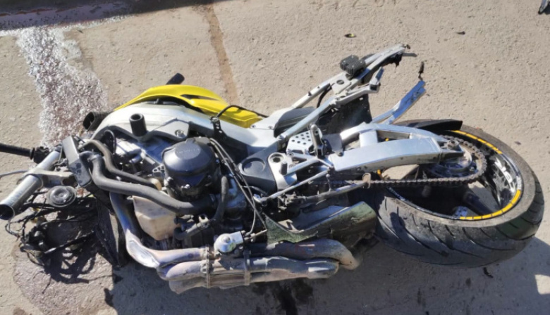 Tragedia en La Dulce: murió un motociclista de 31 años tras chocar con un camión