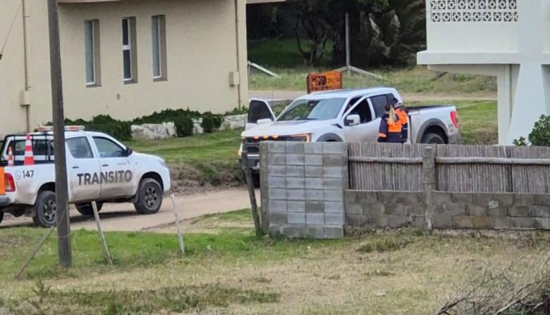 Escándalo en Quequén: abogado porteño se atrincheró dos horas en una camioneta tras hacer peligrosas maniobras