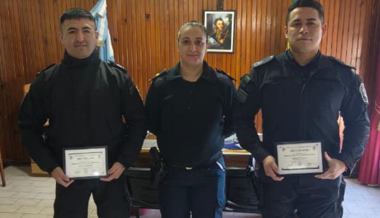Reconocen a dos policías de Necochea por detener al acusado de un homicidio cuando intentaba escapar