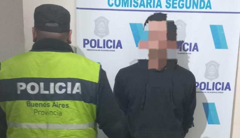 Allanamientos por robos en Quequén: recuperaron objetos robados y detuvieron a un hombre con captura activa