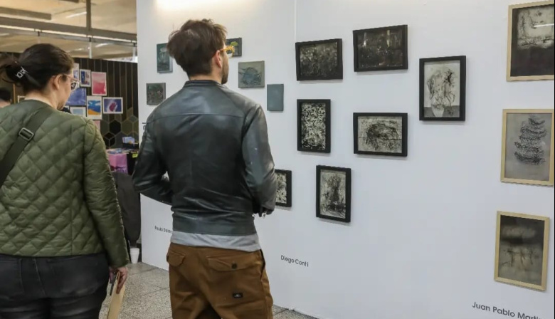 Necochea participó de la Feria «Plateada» con la muestra de la galería Ramal