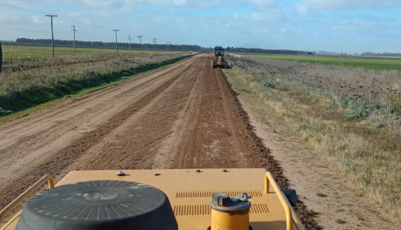El EMSUR reforzó los trabajos de mantenimiento y reparación en los caminos rurales del distrito
