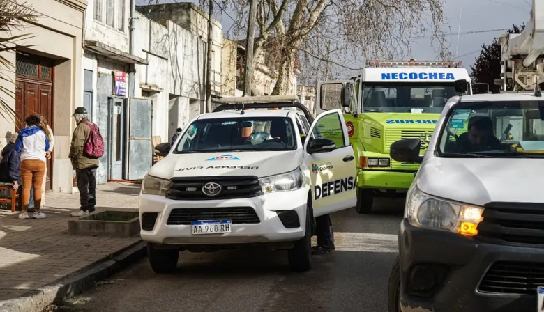 Se incendió una carpintería en calle 65 y un hombre debió ser trasladado al hospital